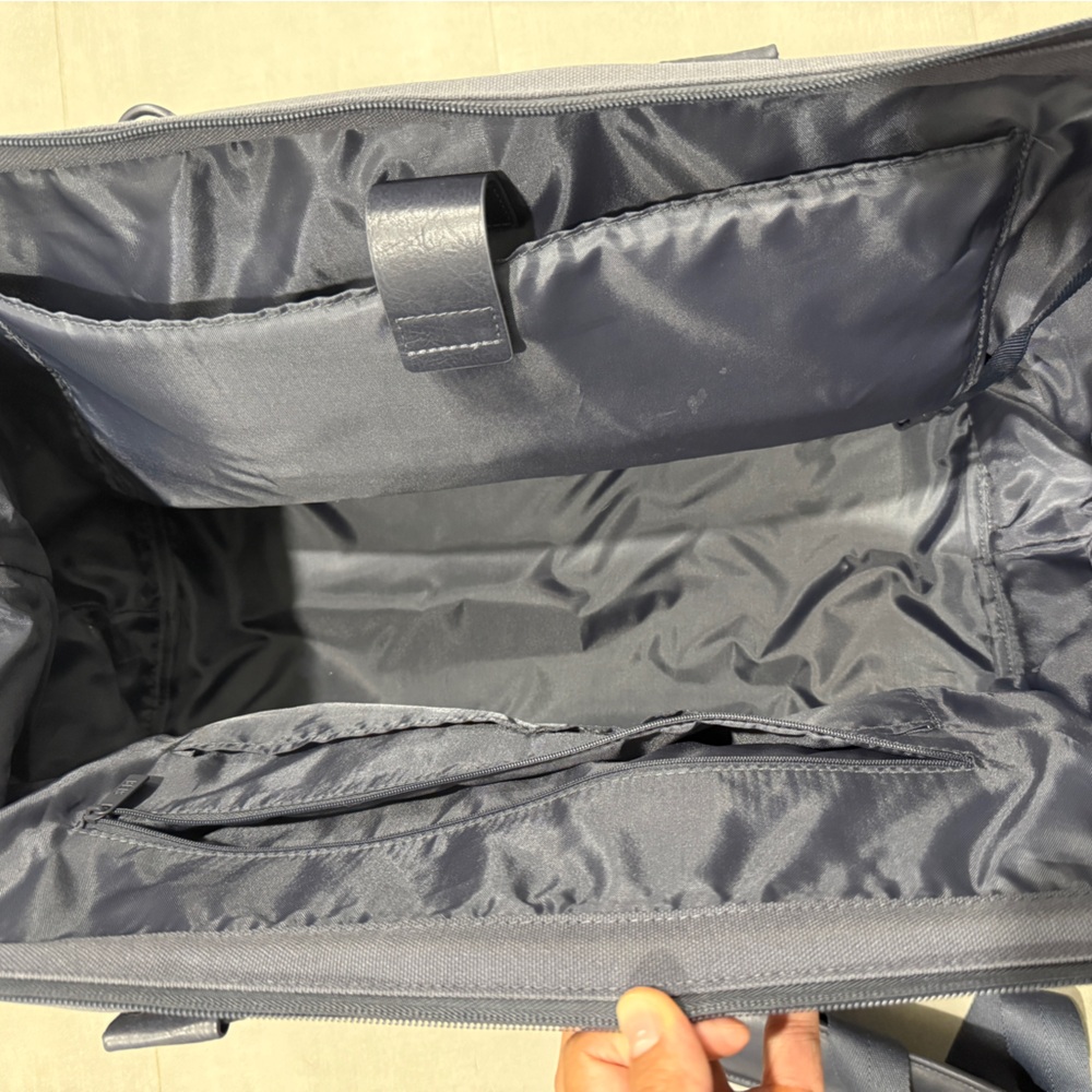 Beis Large Weekender Bag Navy Blue - GREAT CONDITION - Picture 2 of 5
